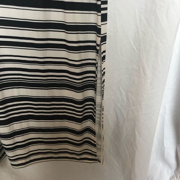 Maurice's long skirt .Black and white stripe. Extra small. - Picture 8 of 9